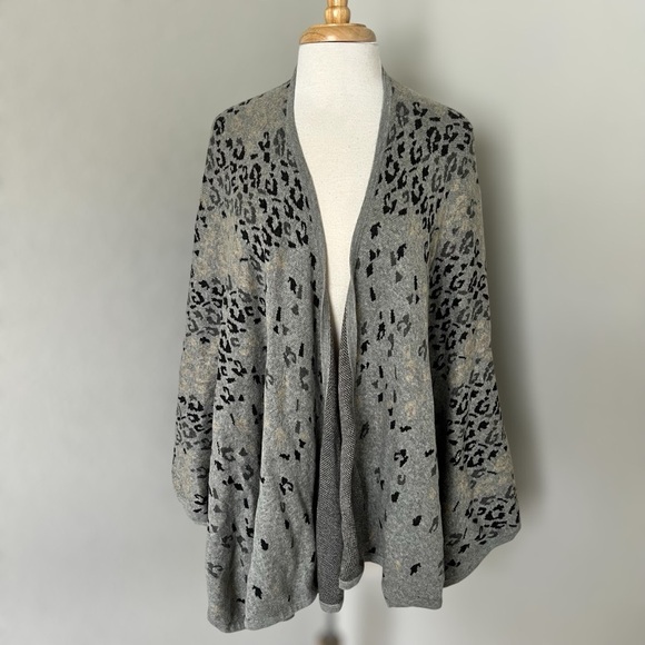 CAbi Grey Leopard Print Poncho Sweater One Size Cotton Open Front Cozy Lounge - Picture 2 of 7